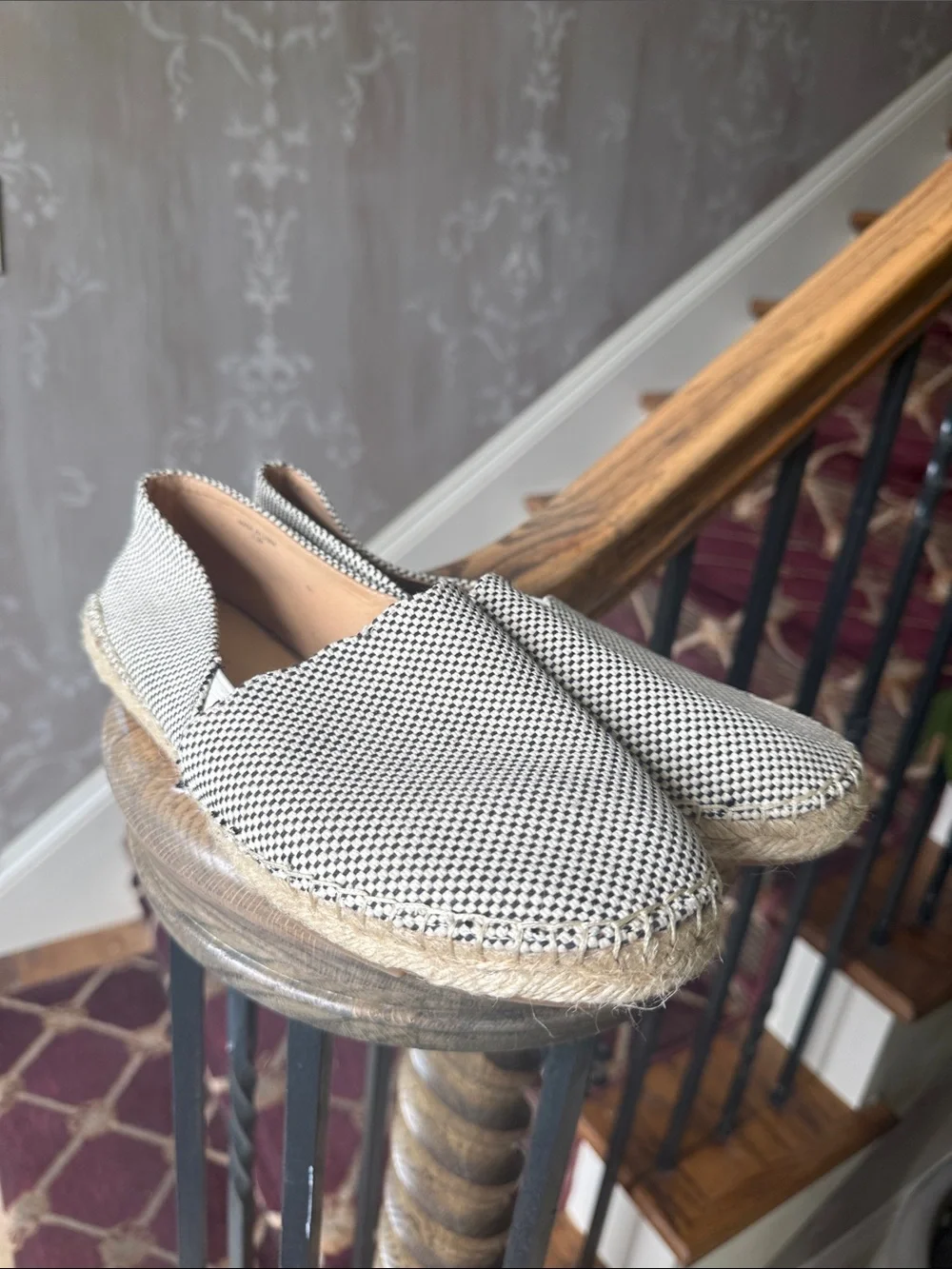 TALBOTS ladies size 9.5 flats. Very good condition.